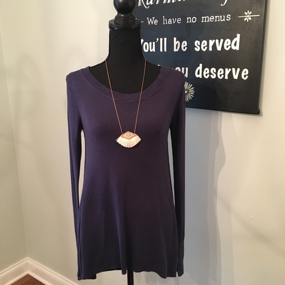 Wearing Your ❤️On Your Sleeve Women’s Sweater - Picture 1 of 4